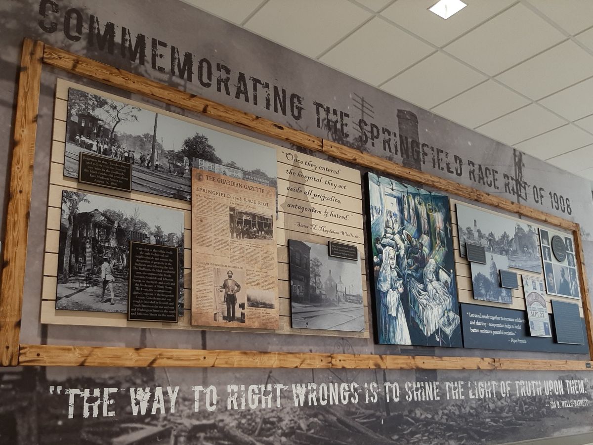 1908 Race Riot Mural