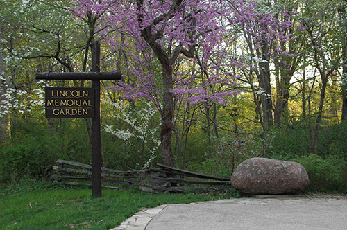 Lincoln Memorial Garden Nature Center Springfield Illinois