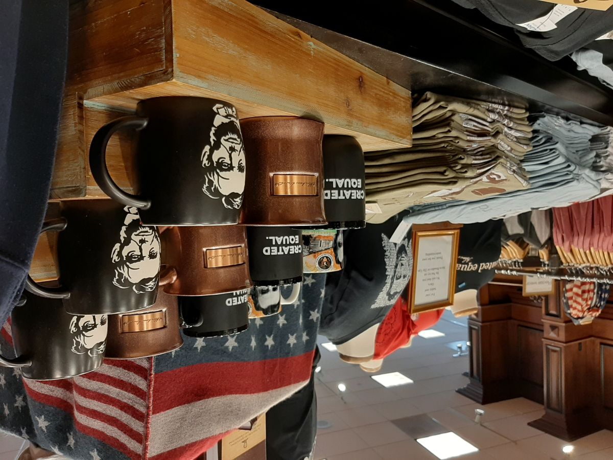 A. Lincoln Presidential Museum Store