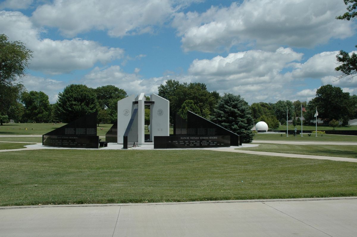 Illinois Vietnam Veterans Memorial