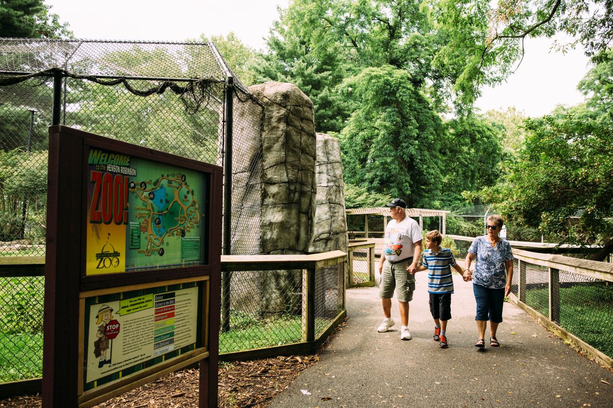 Henson Robinson Zoo