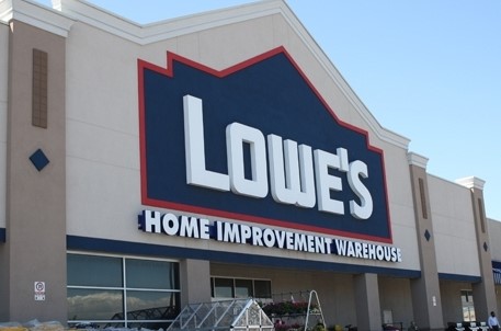 Exterior of Lowe\'s