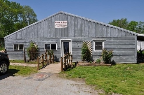 Exterior of Planks & Sons Woodworking.