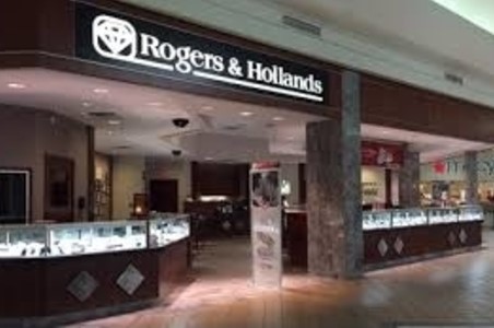Store view of Rogers and Hollands Jewelers.