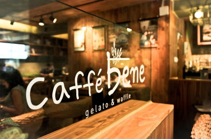 Sign for Caffe Bene