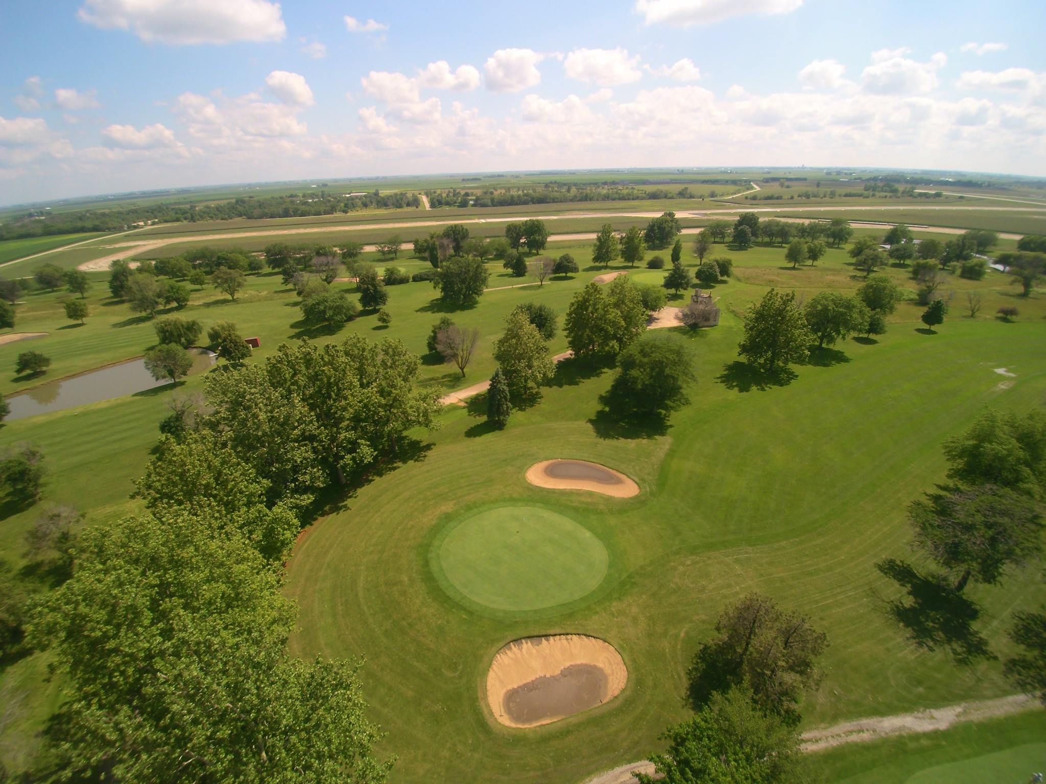 Aerial view of Willow Pond Golf Course.