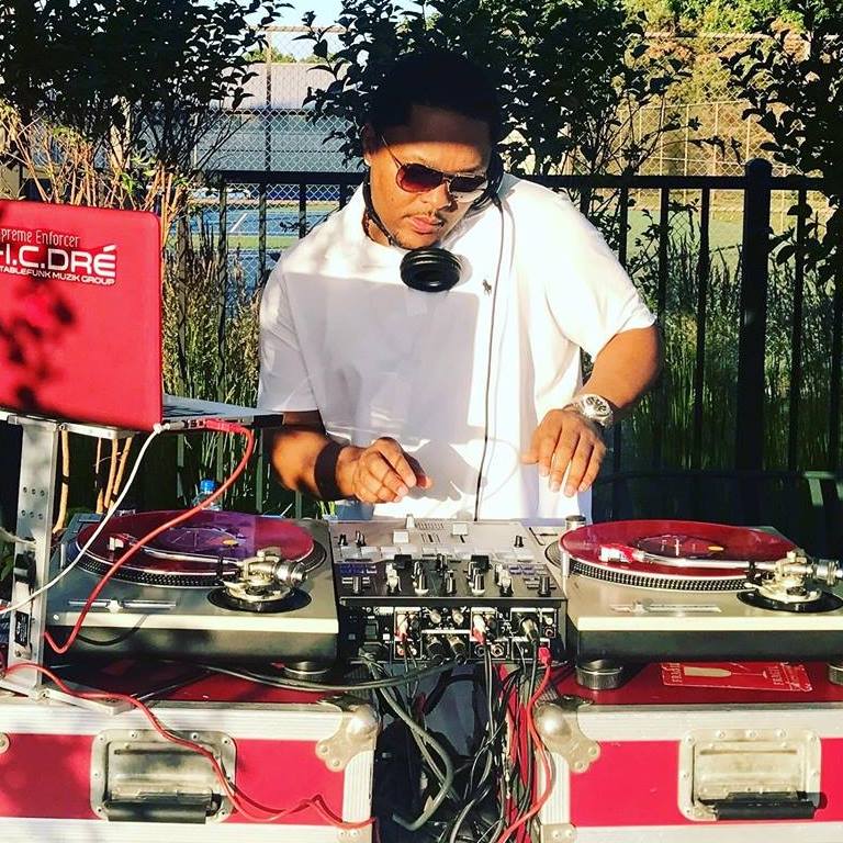 DJ I.C. Dre performing.