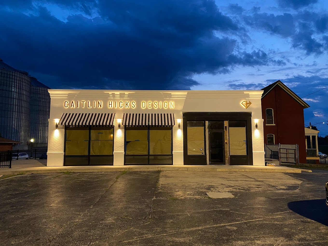 Front of jewelry store building