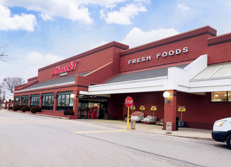Exterior of Schnucks located in Urbana.