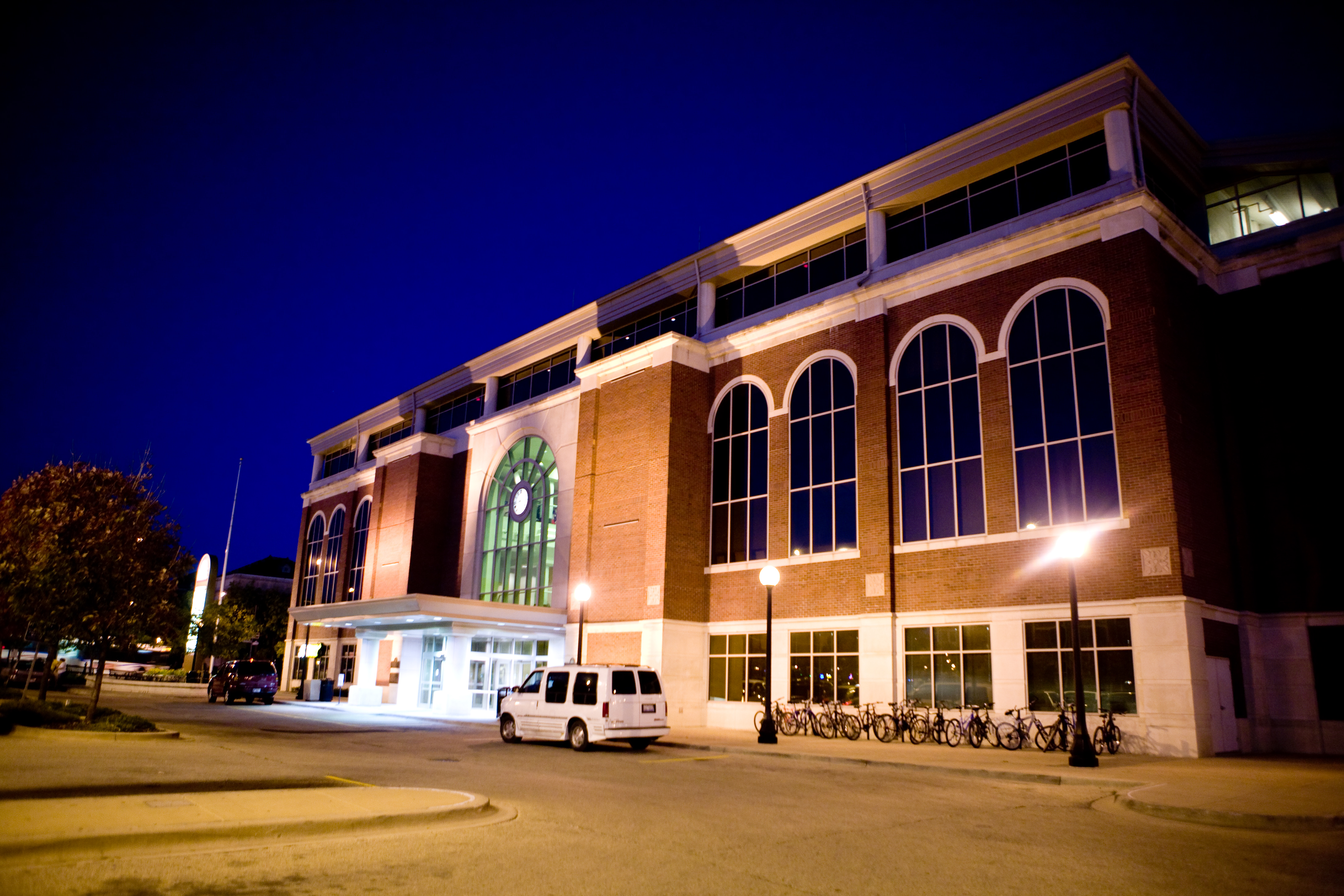Illinois Terminal building at night