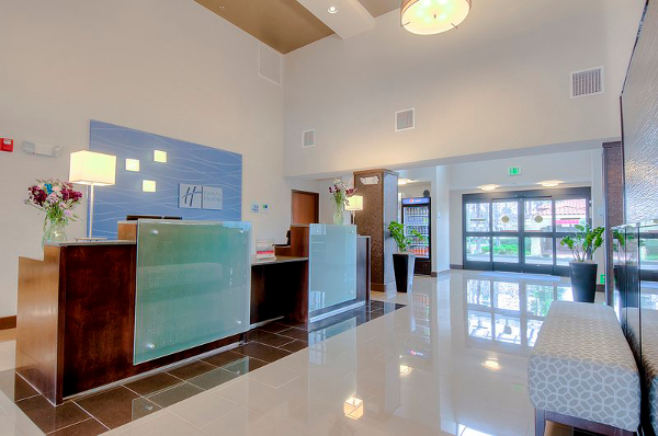 Holiday Inn Express & Suites Carlsbad Beach