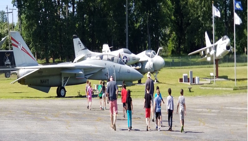 Airplanes and Aircrews