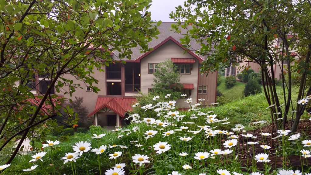 Luxury Cabin Condo at Maggie Valley Country Club Visit NC Smokies