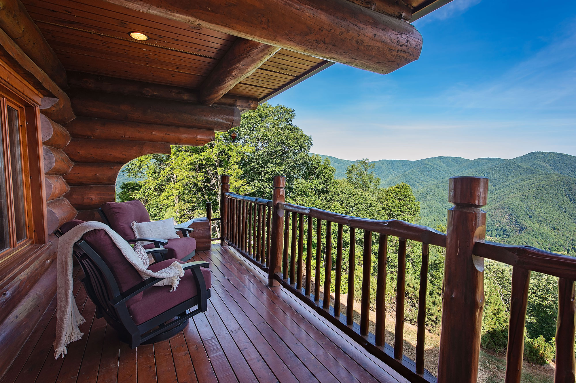Private Mountaintop Retreat/Cold Mountain Lodge Visit NC Smokies