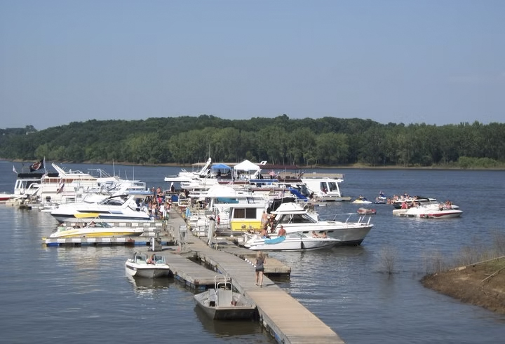 Mid River Marina