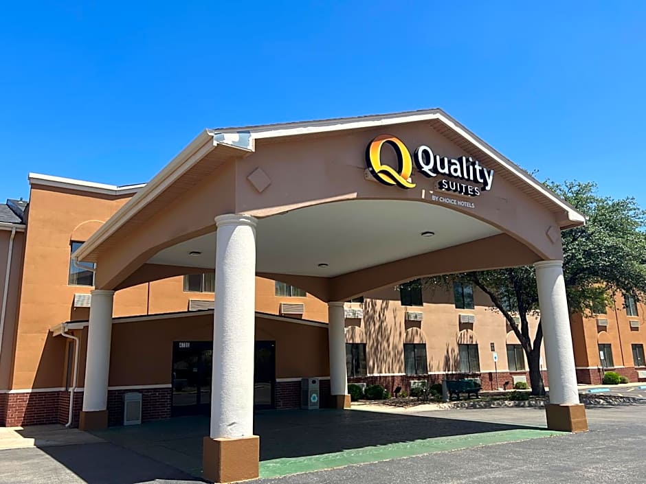 Quality Suites Midland image