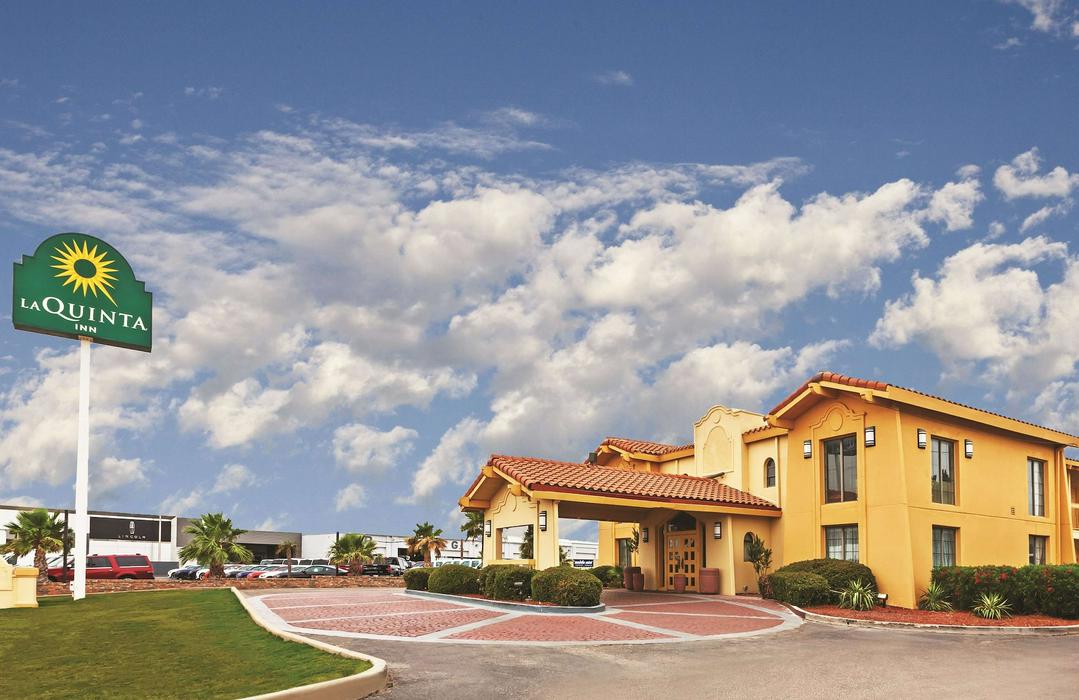 La Quinta Inn & Suites by Wyndham Midland image