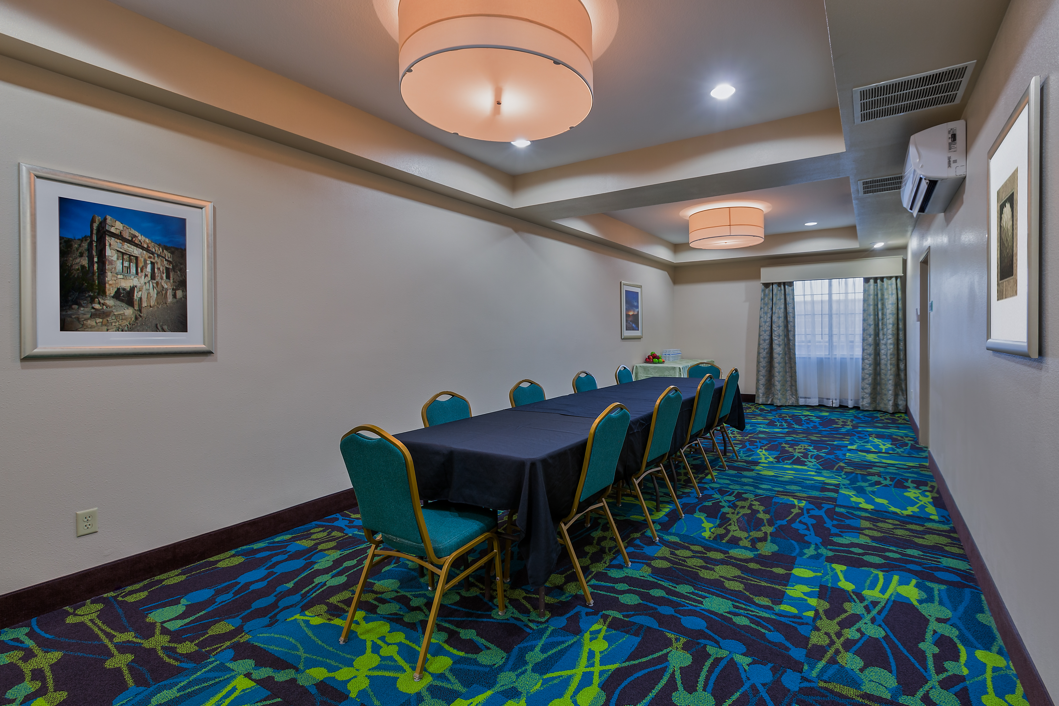La Quinta Inn & Suites by Wyndham Midland North image