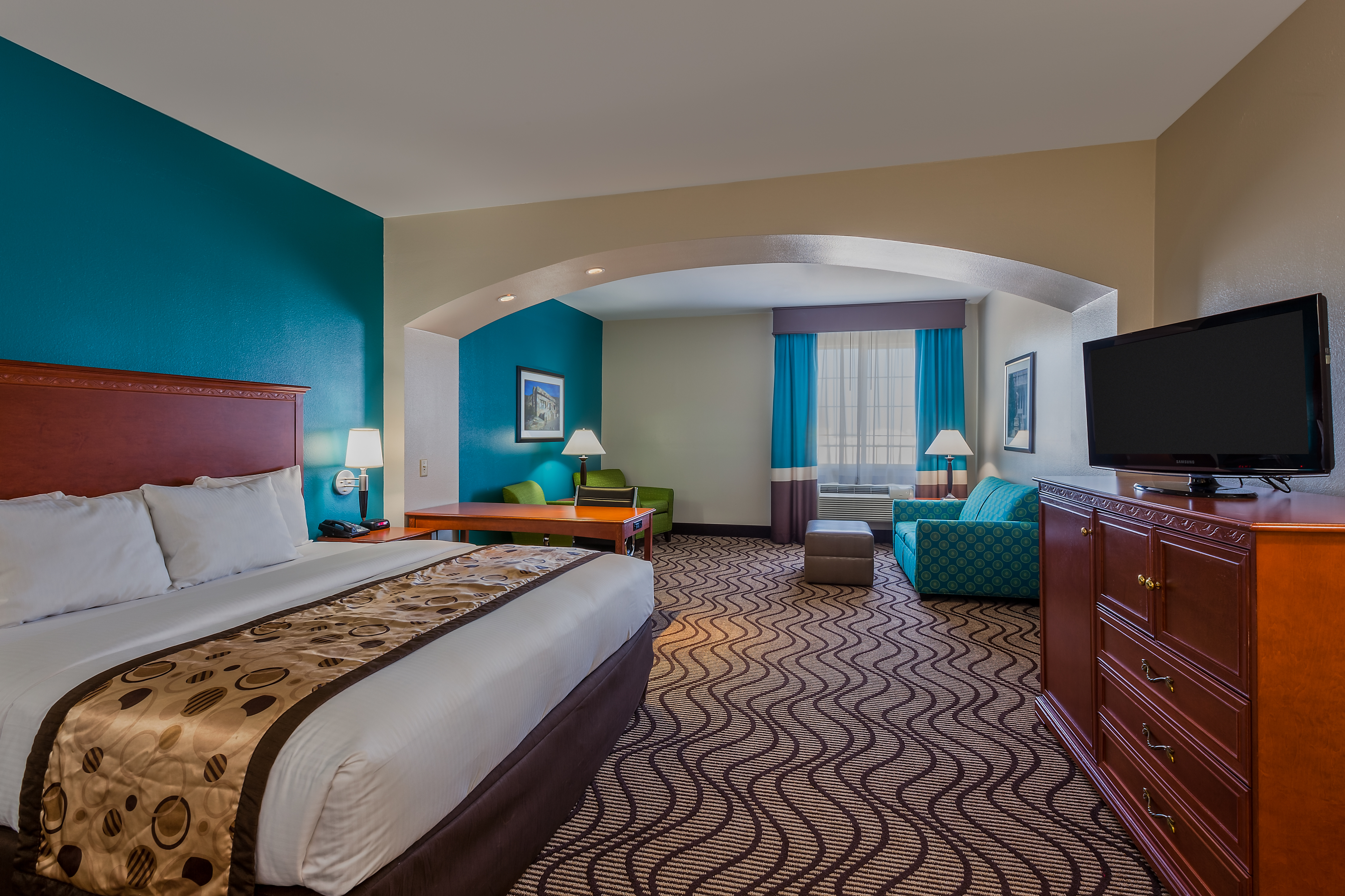 La Quinta Inn & Suites by Wyndham Midland North image