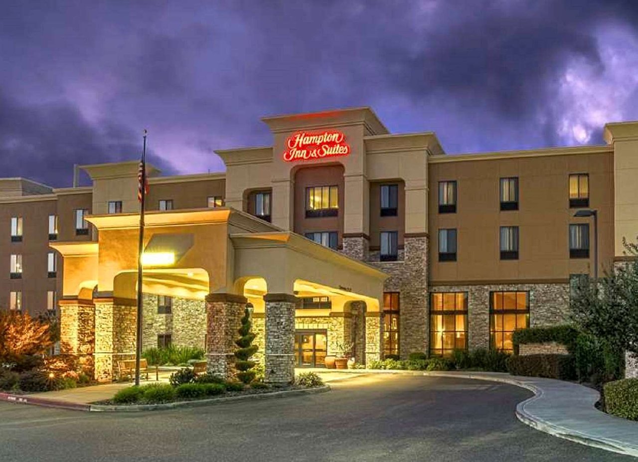 Hampton Inn & Suites